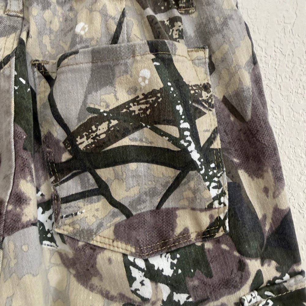 Smoke Rise Red Camo Cargo Pants Women's Size M Flare Leg Graphic Print Like New! - Picture 10 of 16